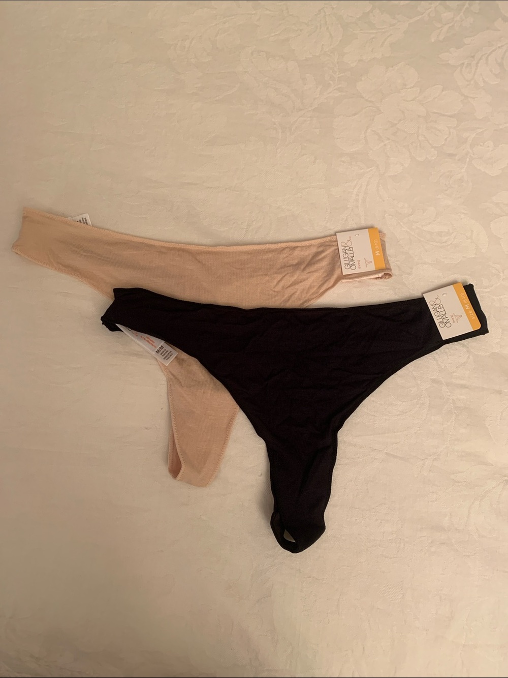 Womens Seamless Thong Panties - Nude and Black, 2-Pack